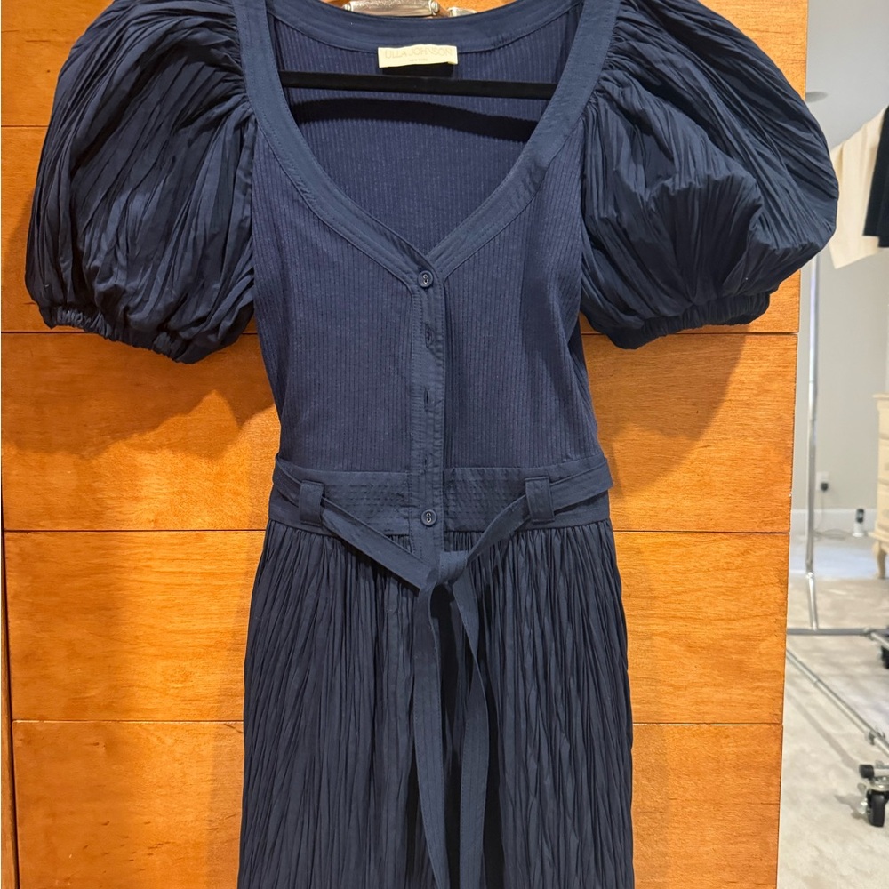 Elegant Navy Puff Sleeve Dress
